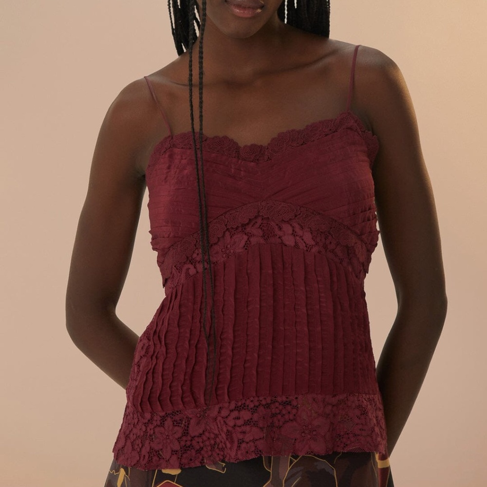 NWT FARM RIO Purple Lace Sleeveless Camisole Blouse SIZE M